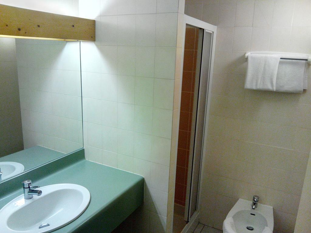 N'Atura Hotel Aire-sur-lʼAdour Pokoj fotografie